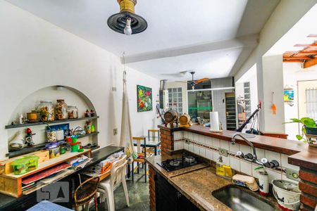 Casa à venda com 215m², 3 quartos e 4 vagasChurrasqueira