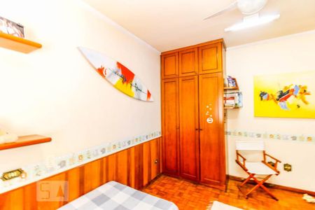 Casa à venda com 215m², 3 quartos e 4 vagasQuarto 2