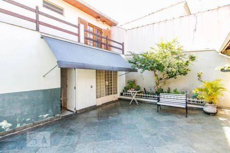 Casa à venda com 215m², 3 quartos e 4 vagasQuintal
