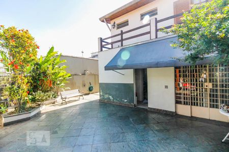 Casa à venda com 215m², 3 quartos e 4 vagasQuintal