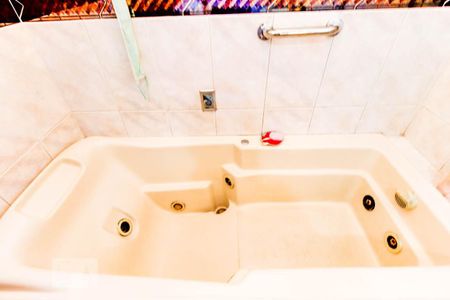 Casa à venda com 215m², 3 quartos e 4 vagasBanheiro Suíte