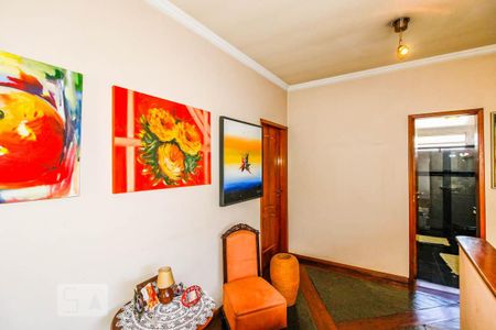 Casa à venda com 215m², 3 quartos e 4 vagasHall Quartos