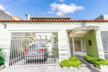 Casa à venda com 215m², 3 quartos e 4 vagasFachada