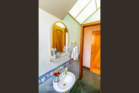 Casa à venda com 215m², 3 quartos e 4 vagasLavabo