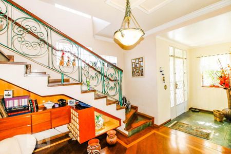 Casa à venda com 215m², 3 quartos e 4 vagasHall