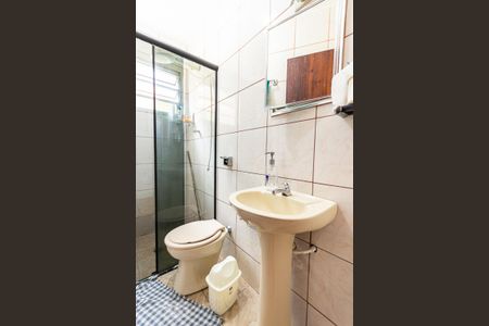 Casa à venda com 170m², 3 quartos e 2 vagasBanheiro 