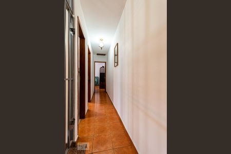 Casa à venda com 170m², 3 quartos e 2 vagasCorredor 