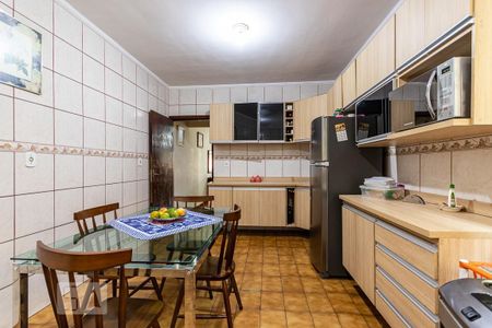 Casa à venda com 170m², 3 quartos e 2 vagasCozinha 