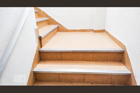 Apartamento à venda com 47m², 2 quartos e sem vagaEscada