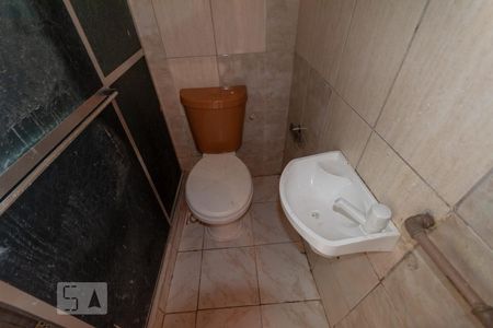 Banheiro de kitnet/studio para alugar com 1 quarto, 28m² em Centro, Rio de Janeiro