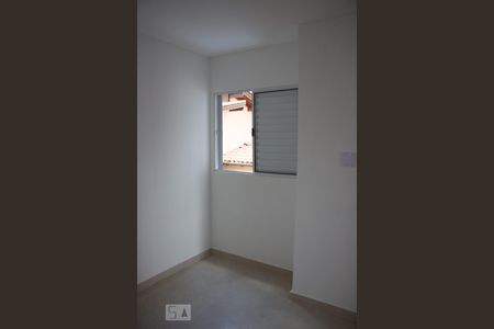 Quarto 2 de apartamento para alugar com 2 quartos, 40m² em Itaquera, São Paulo