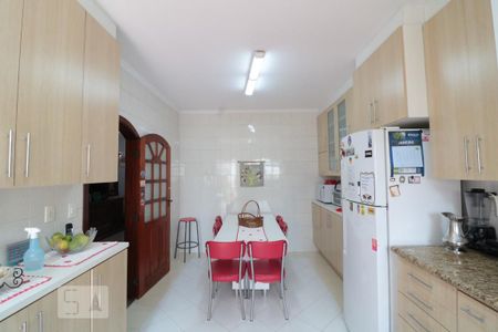 Casa à venda com 240m², 3 quartos e 2 vagasCozinha
