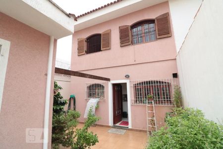 Casa à venda com 240m², 3 quartos e 2 vagasFachada - fundo