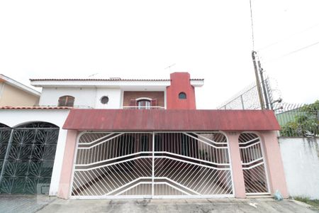 Casa à venda com 240m², 3 quartos e 2 vagasFachada