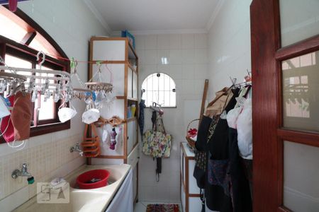 Casa à venda com 240m², 3 quartos e 2 vagasArea de Serviço