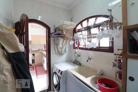 Casa à venda com 240m², 3 quartos e 2 vagasArea de Serviço