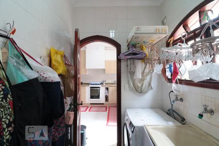 Casa à venda com 240m², 3 quartos e 2 vagasArea de Serviço