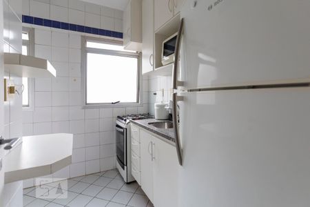 Cozinha de apartamento para alugar com 1 quarto, 42m² em Bela Vista, São Paulo