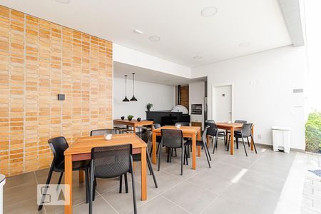 Apartamento para alugar com 60m², 2 quartos e sem vagaÁrea comum - Churrasqueira