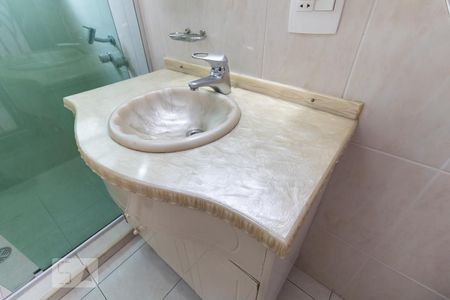 Apartamento à venda com 75m², 2 quartos e 1 vaga Apartamento à venda com 75m², 2 quartos e 1 vagaBanheiro