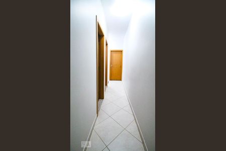 Casa à venda com 150m², 4 quartos e 2 vagascorredor acesso quartos