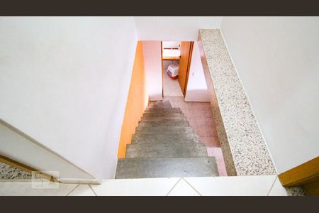 Casa à venda com 150m², 4 quartos e 2 vagasescada acesso sala