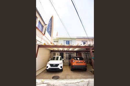 Casa de condomínio à venda com 187m², 3 quartos e 2 vagas Casa de condomínio à venda com 187m², 3 quartos e 2 vagasFachada