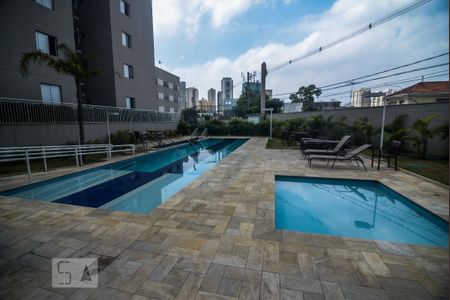 Apartamento para alugar com 45m², 2 quartos e 1 vaga Apartamento para alugar com 45m², 2 quartos e 1 vagaÁrea comum - Piscina