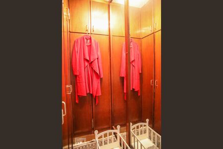 Casa à venda com 245m², 3 quartos e 4 vagasCloset da suíte 2