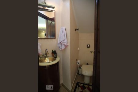 Casa à venda com 245m², 3 quartos e 4 vagasLavabo