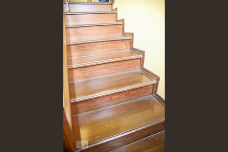 Escada de casa à venda com 3 quartos, 245m² em Cerâmica, São Caetano do Sul