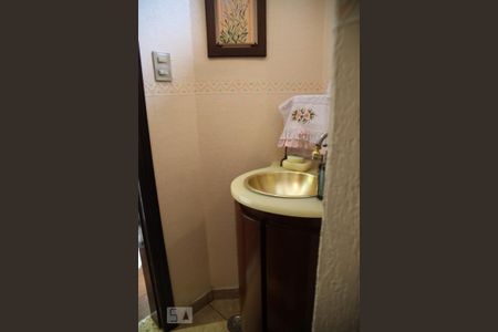 Casa à venda com 245m², 3 quartos e 4 vagasLavabo