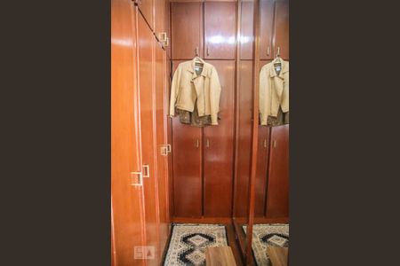 Casa à venda com 245m², 3 quartos e 4 vagasCloset