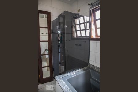 Casa à venda com 245m², 3 quartos e 4 vagasBanheiro da Suíte master