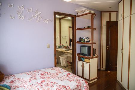 Casa à venda com 245m², 3 quartos e 4 vagasSuíte 1