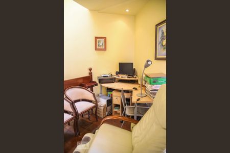 Casa à venda com 245m², 3 quartos e 4 vagasEscritório