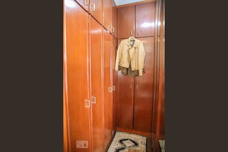 Casa à venda com 245m², 3 quartos e 4 vagasCloset