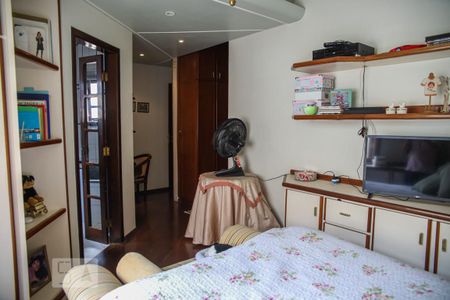 Casa à venda com 245m², 3 quartos e 4 vagasSuíte master