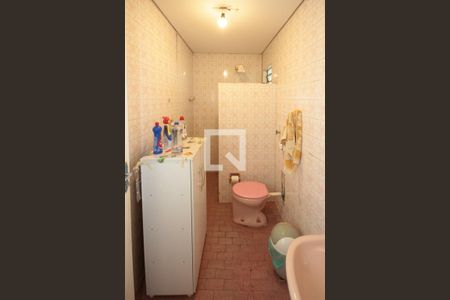 Casa à venda com 303m², 3 quartos e sem vagaBanheiro