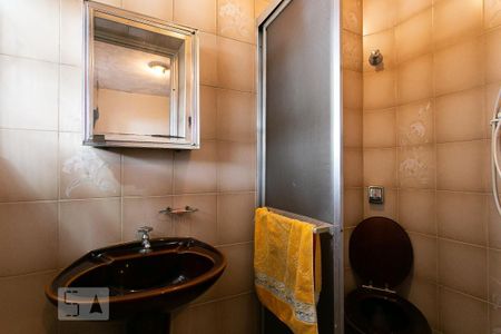 Casa à venda com 195m², 4 quartos e 2 vagas Casa à venda com 195m², 4 quartos e 2 vagasBanheiro de Serviço