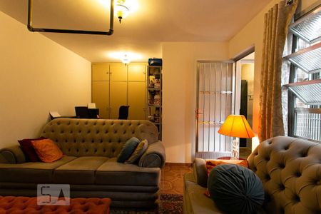 Casa à venda com 195m², 4 quartos e 2 vagas Casa à venda com 195m², 4 quartos e 2 vagasEscritório