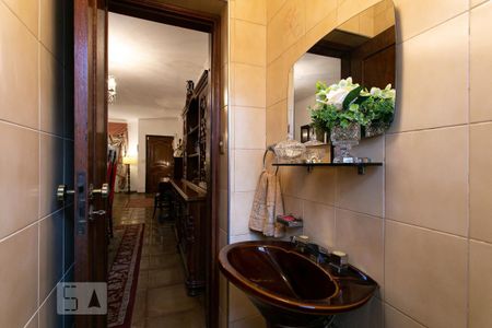 Casa à venda com 195m², 4 quartos e 2 vagas Casa à venda com 195m², 4 quartos e 2 vagasLavabo