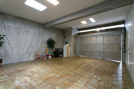 Casa à venda com 195m², 4 quartos e 2 vagas Casa à venda com 195m², 4 quartos e 2 vagasGaragem