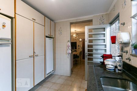 Casa à venda com 195m², 4 quartos e 2 vagas Casa à venda com 195m², 4 quartos e 2 vagasCozinha