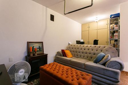 Casa à venda com 195m², 4 quartos e 2 vagas Casa à venda com 195m², 4 quartos e 2 vagasEscritório