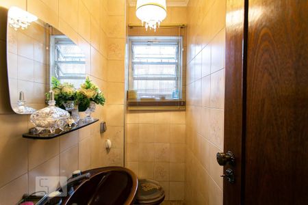 Casa à venda com 195m², 4 quartos e 2 vagas Casa à venda com 195m², 4 quartos e 2 vagasLavabo