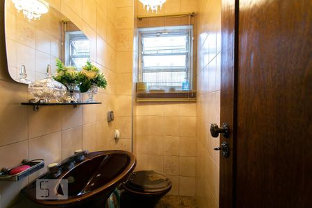 Casa à venda com 195m², 4 quartos e 2 vagas Casa à venda com 195m², 4 quartos e 2 vagasLavabo