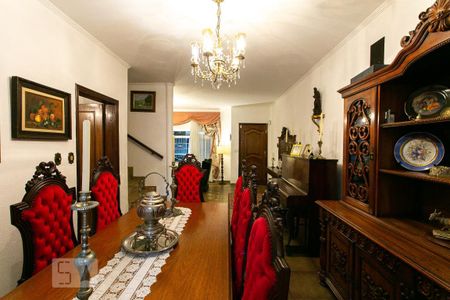 Casa à venda com 195m², 4 quartos e 2 vagas Casa à venda com 195m², 4 quartos e 2 vagasSala de Jantar