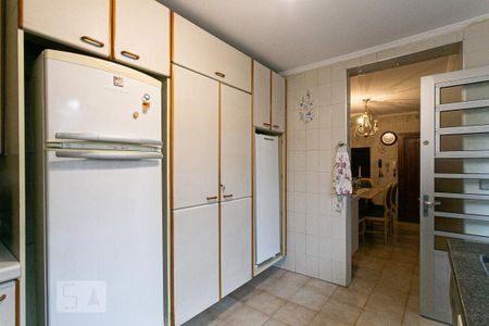 Casa à venda com 195m², 4 quartos e 2 vagas Casa à venda com 195m², 4 quartos e 2 vagasCozinha