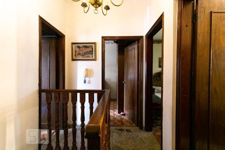 Casa à venda com 195m², 4 quartos e 2 vagas Casa à venda com 195m², 4 quartos e 2 vagasCorredor